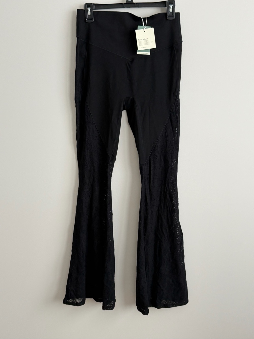 Halara SoftlyZero High Waisted Crossover Lace Flare Yoga Pants NWT Large - Picture 10 of 10